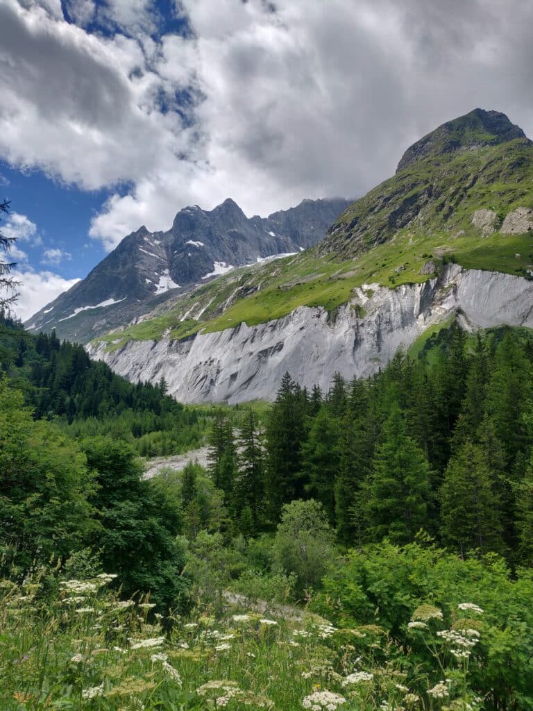 Solo Hiking - Tour Du Mont Blanc