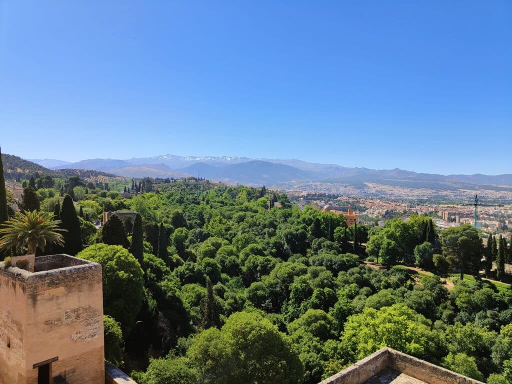 Alhambra Granada - Solo Hiking For Beginners